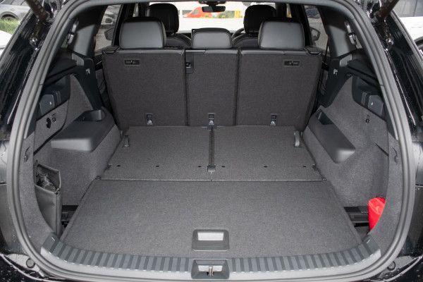 2025 Volkswagen Tayron R4 195TSI R-Line SUV Image 23