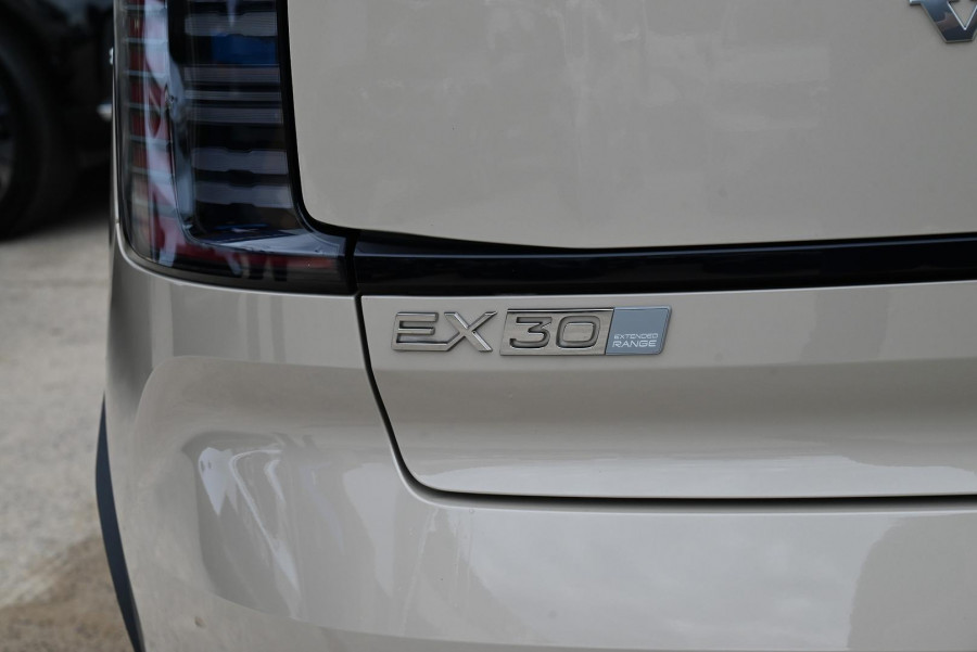 2026 Volvo EX30  Single Motor Extended Range Plus SUV Image 10