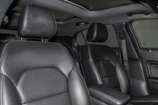 2017 Mercedes-Benz GLA-Class 180 SUV Image 4