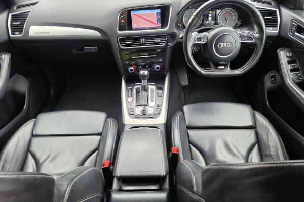2013 Audi SQ5 8R TDI SUV Image 17