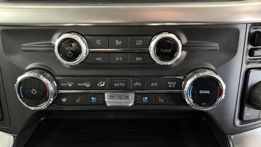 2024 Ford F-150  Lariat Dual Cab Image 30
