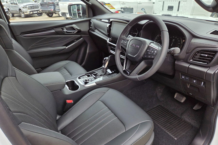 2025 Isuzu MU-X LS-T SUV Image 9