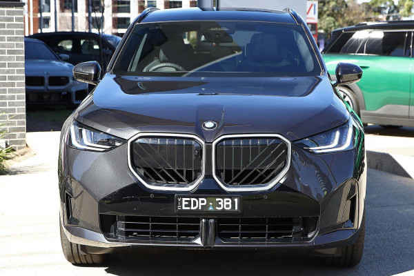 2025 BMW X3 G45 30e xDrive SUV image 4