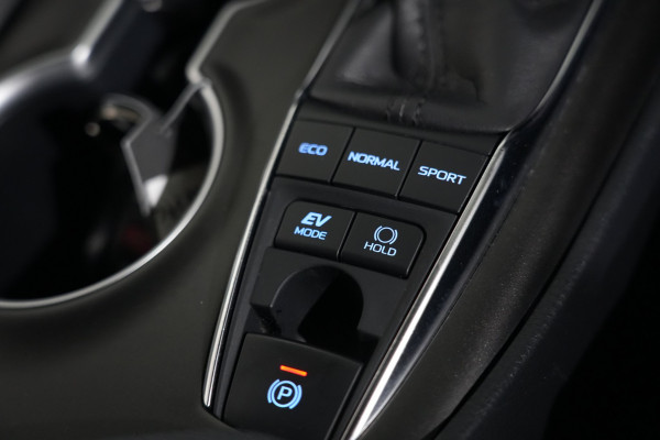 2021 Toyota Camry SX Hybrid Sedan Image 17