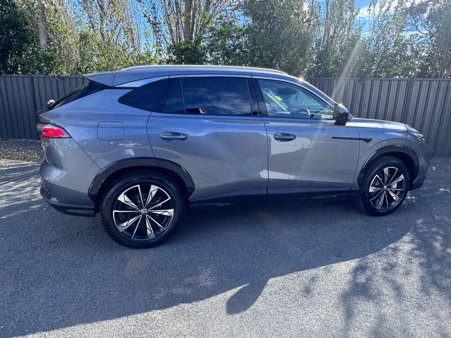 2025 MG HS AS33H Essence Hybrid+ SUV Image 2