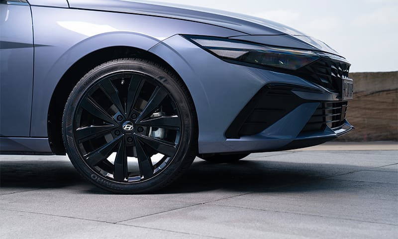 18" Suwon satin black single alloy wheel 