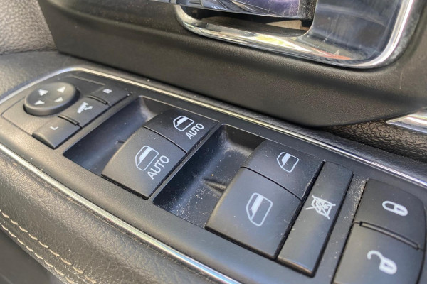 2017 Ram 2500  Laramie Ute Image 17