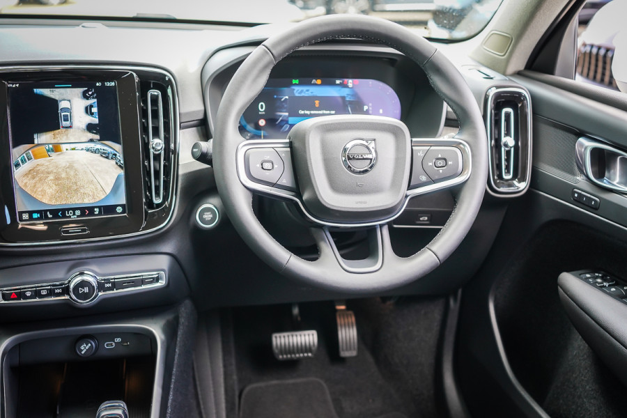 2024 MY25 Volvo XC40 XZ Ultra B4 Bright SUV Image 29