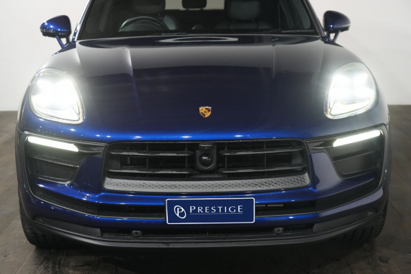 2022 Porsche Macan SUV Image 3