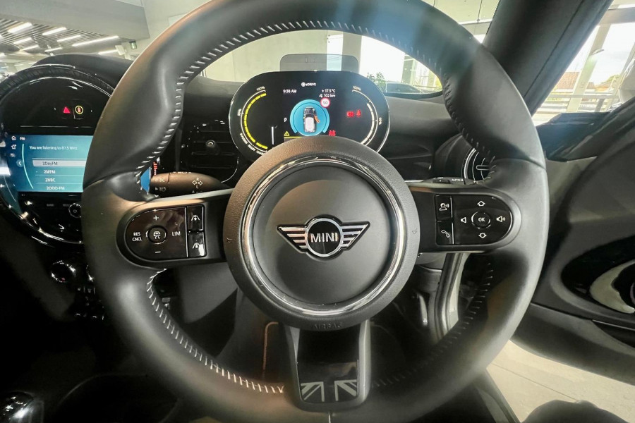 2021 MINI Cooper F56 LCI-2 Cooper SE MINI Yours Hatch