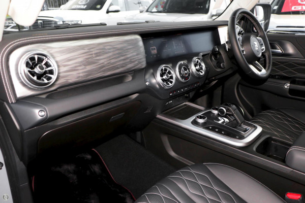 2025 GWM Tank 300 P01 Lux Hybrid SUV