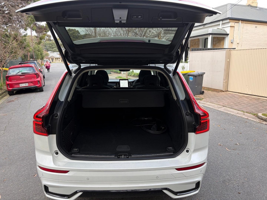 2025 Volvo XC60 UZ Plus T8 Plug-in Hybrid SUV Image 13