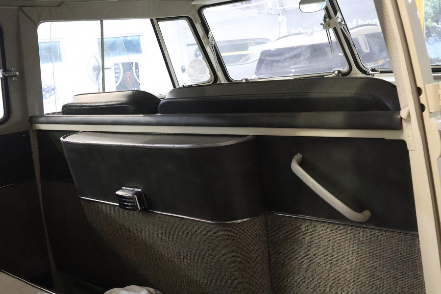 1966 Volkswagen Transporter Type 1 Microbus Bus