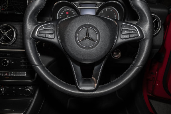 2018 Mercedes-Benz GLA-Class X156 GLA180 SUV image 11