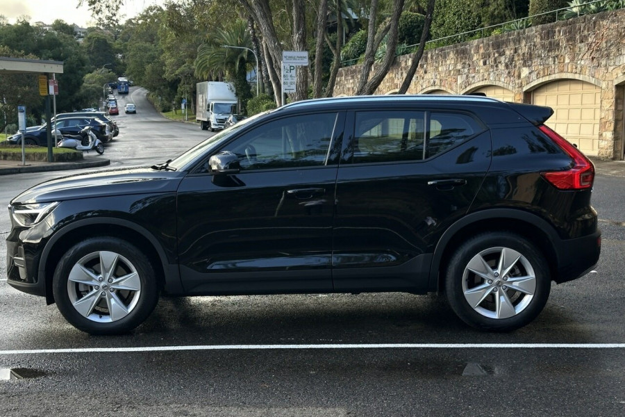 2025 Volvo XC40 XZ Plus B4 SUV Image 22
