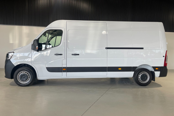2024 Renault Master X62 Phase 2 Pro 110kW Bus Image 5
