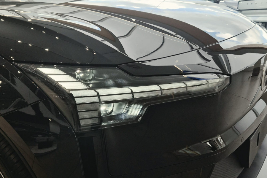 2026 Volvo EX30  Single Motor Extended Range Ultra SUV
