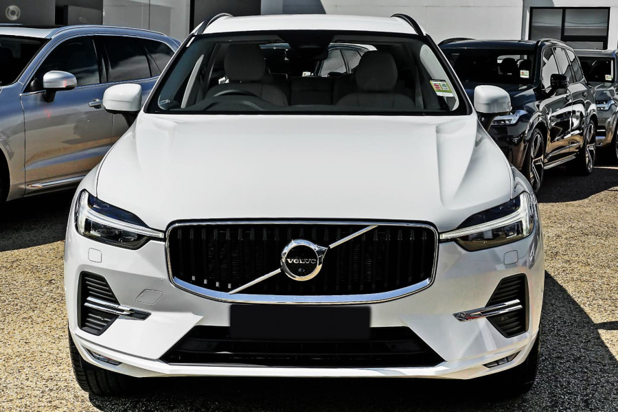 Volvo XC60 B5モーメンタム グリル