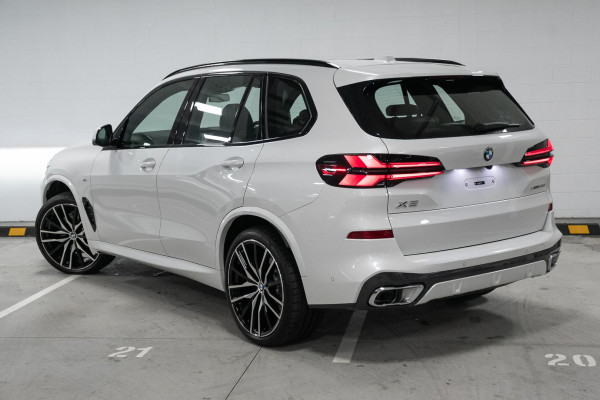 2025 BMW X5 G05 LCI xDrive30d M Sport SUV image 2