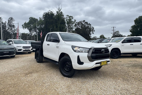2021 Toyota HiLux GUN126R SR Extra Cab Chassis Image 1