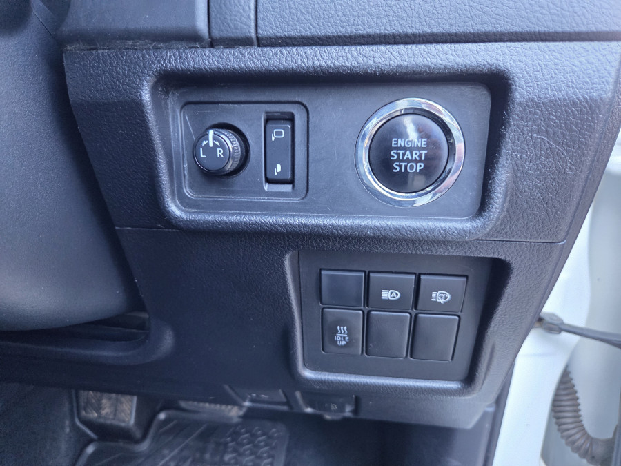 2017 Toyota LandCruiser Prado GDJ150R GXL SUV Image 16