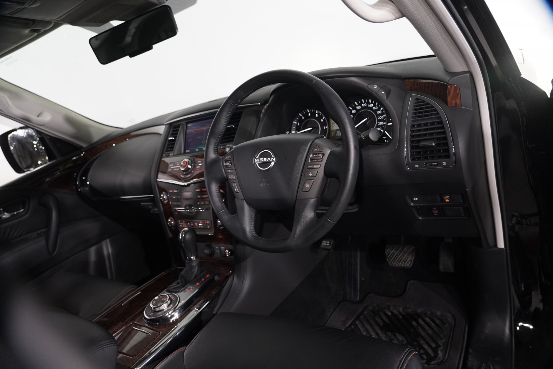 2024 Nissan Patrol Ti-L (4x4) SUV Image 11