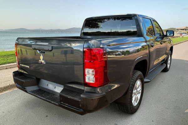 2026 Mitsubishi Triton MV GLX+ Ute Image 6