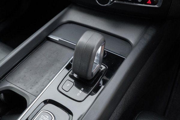 2022 Volvo XC60 UZ B5 Momentum SUV Image 15